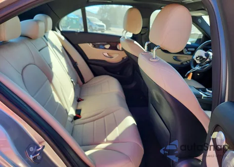 2019 Mercedes-Benz C 300 из США, поврежденный, VIN 55SWF8DB6KU301605